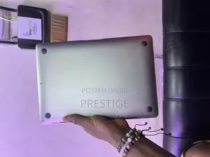 Laptop Apple MacBook Pro 2017 8GB Intel Core I5 SSD 256GB