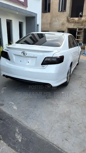 Toyota Camry XLE 4dr Sedan (2.5L 4cyl 6AM) 2010 White