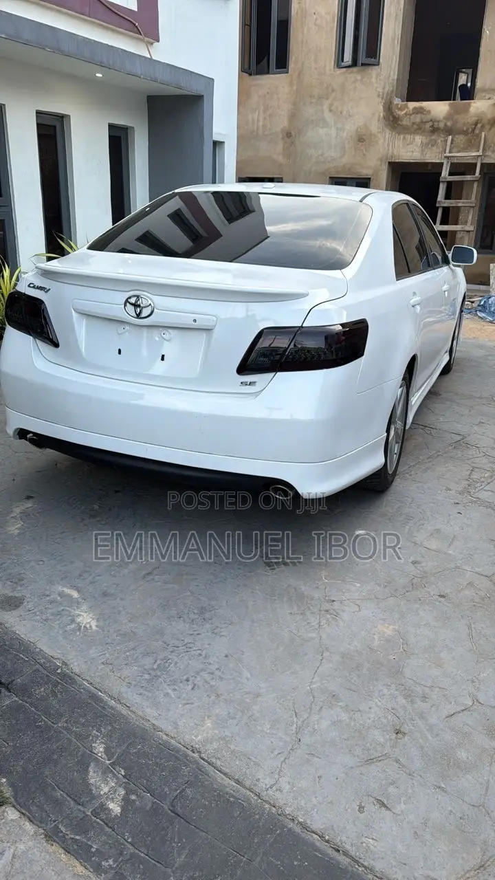 Toyota Camry XLE 4dr Sedan (2.5L 4cyl 6AM) 2010 White