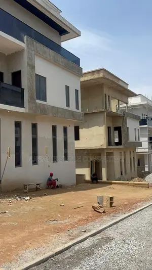 6bdrm Duplex in Guzape District for sale