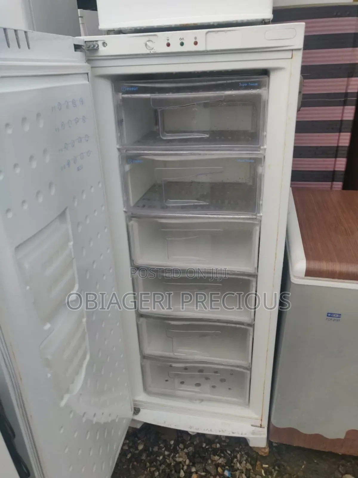 Standing Freezer