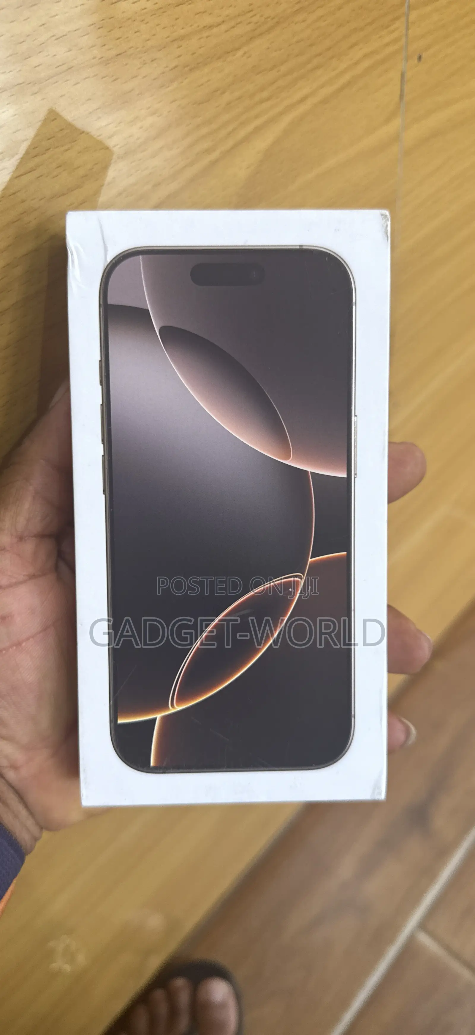 New Apple iPhone 16 Pro 128 GB Gold