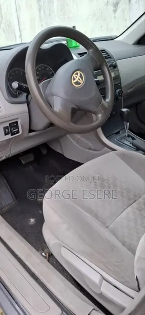 Photo - Toyota Corolla 2009 Gray