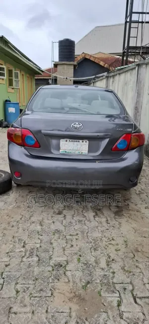 Toyota Corolla 2009 Gray