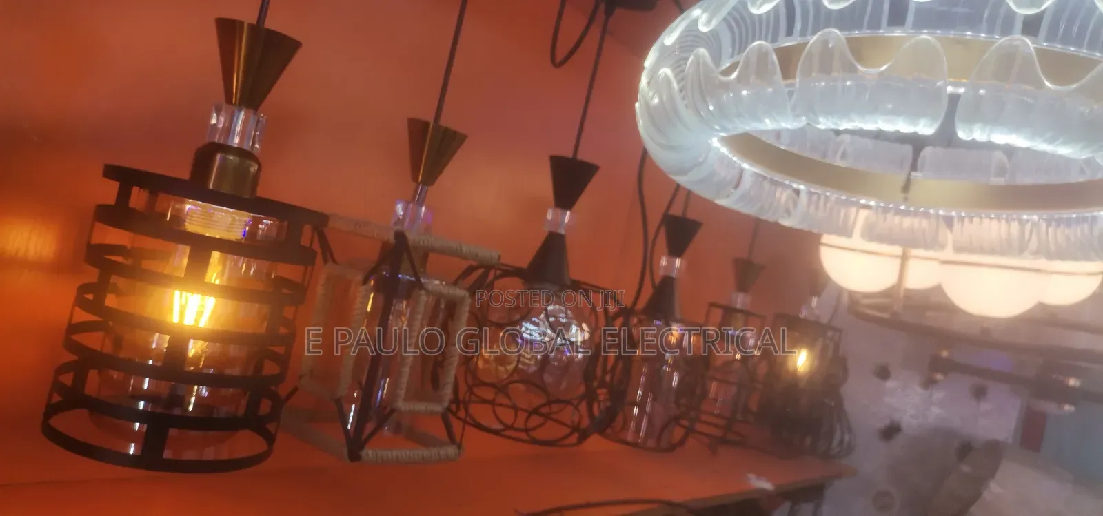 Dropping Pendant Light