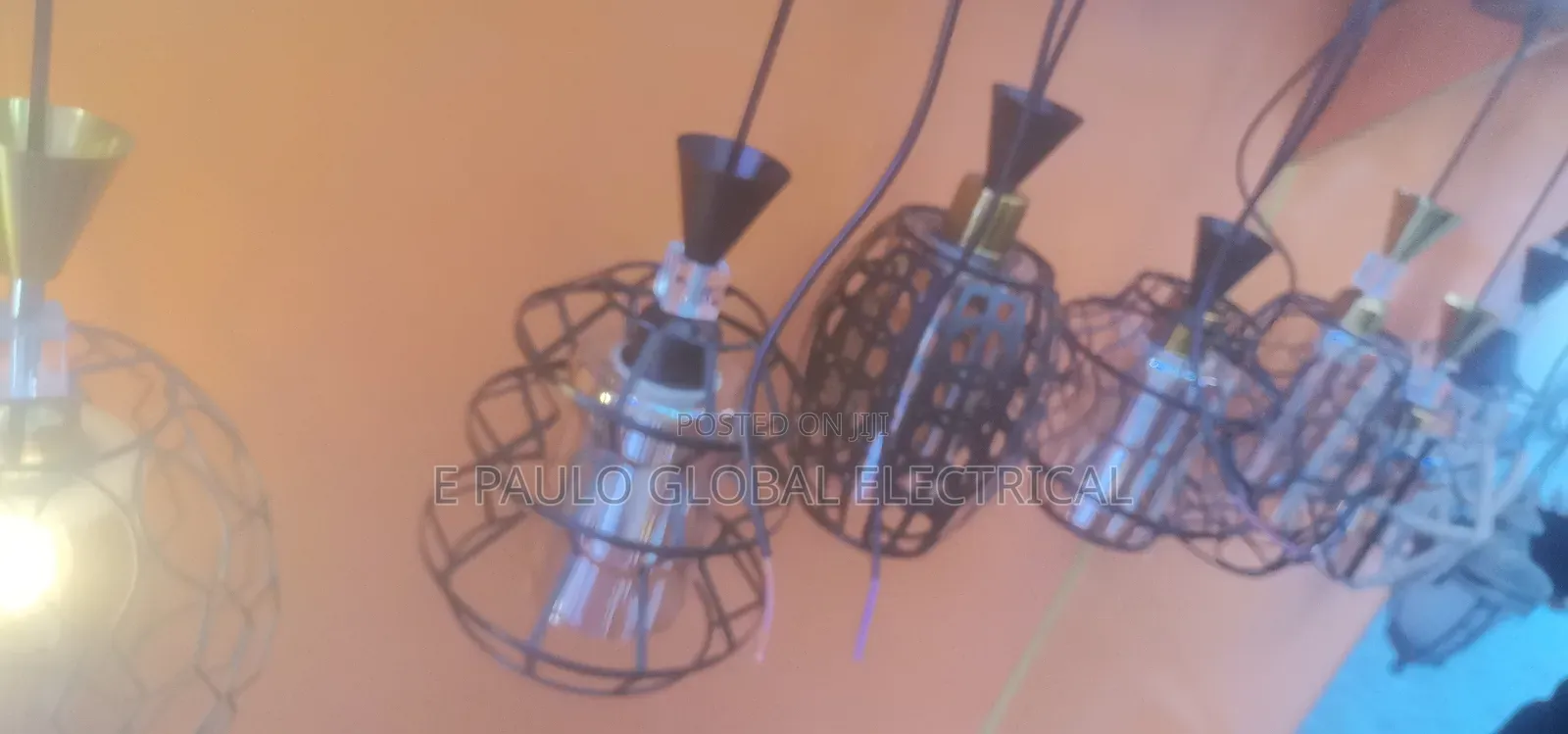 Dropping Pendant Light