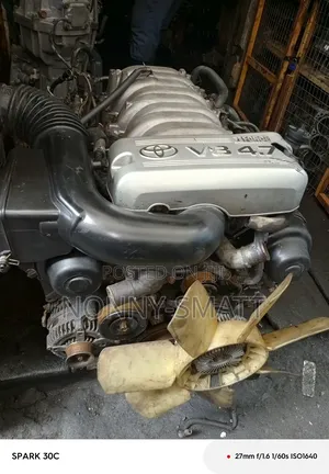 Engine for Toyota Sequoia, 4-Runner, Land Cruiser V8 2005