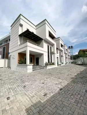 4bdrm Duplex in Old Gra Port for rent