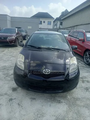 Photo - Toyota Yaris 2009 White