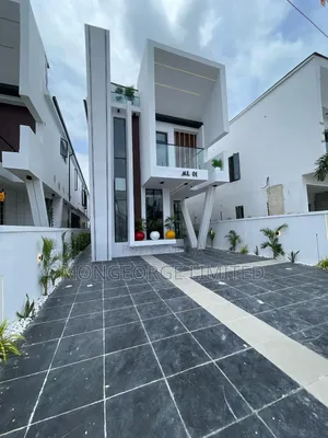 5bdrm Duplex in Ikota for sale