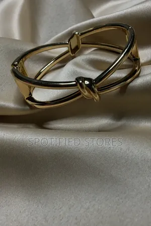 Photo - Knot Tied Gold Bracelet