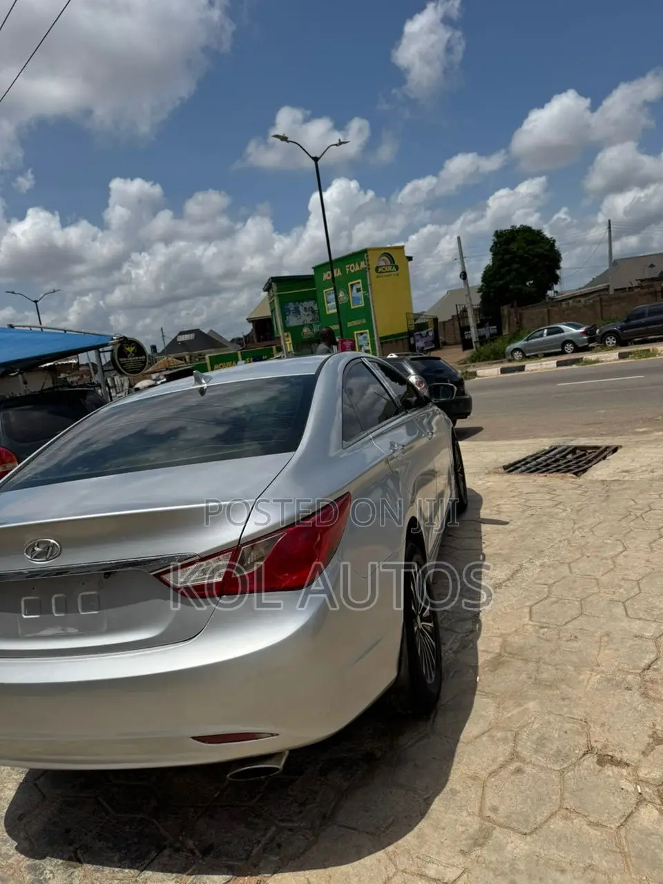 Hyundai Sonata GLS Sedan FWD (2.4L 4cyl 6A) 2012 Silver