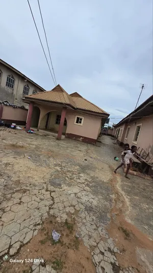 Photo - 10bdrm Bungalow in Ayobo for sale