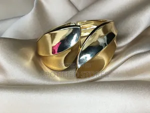 Photo - Gold Chunky Bracelet