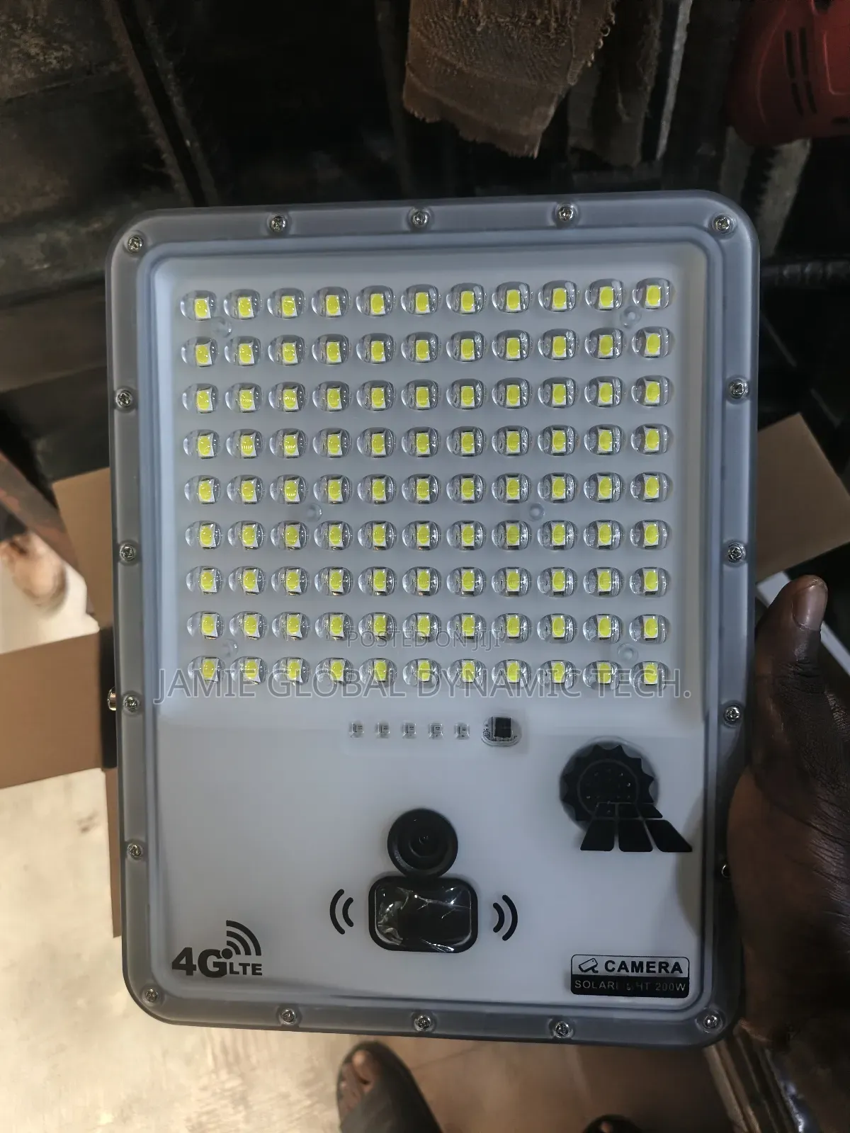 Intelligent Solar Flood Light With Alert Camera