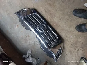 Front Grill Nissan Navara 2015