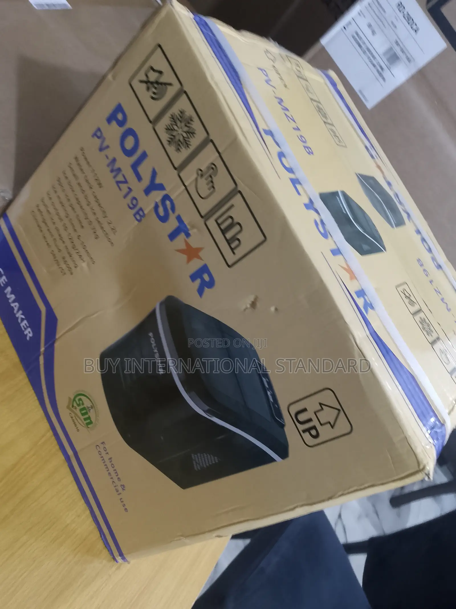 Neat and Powerful Kitchen Ice Maker - Polystar