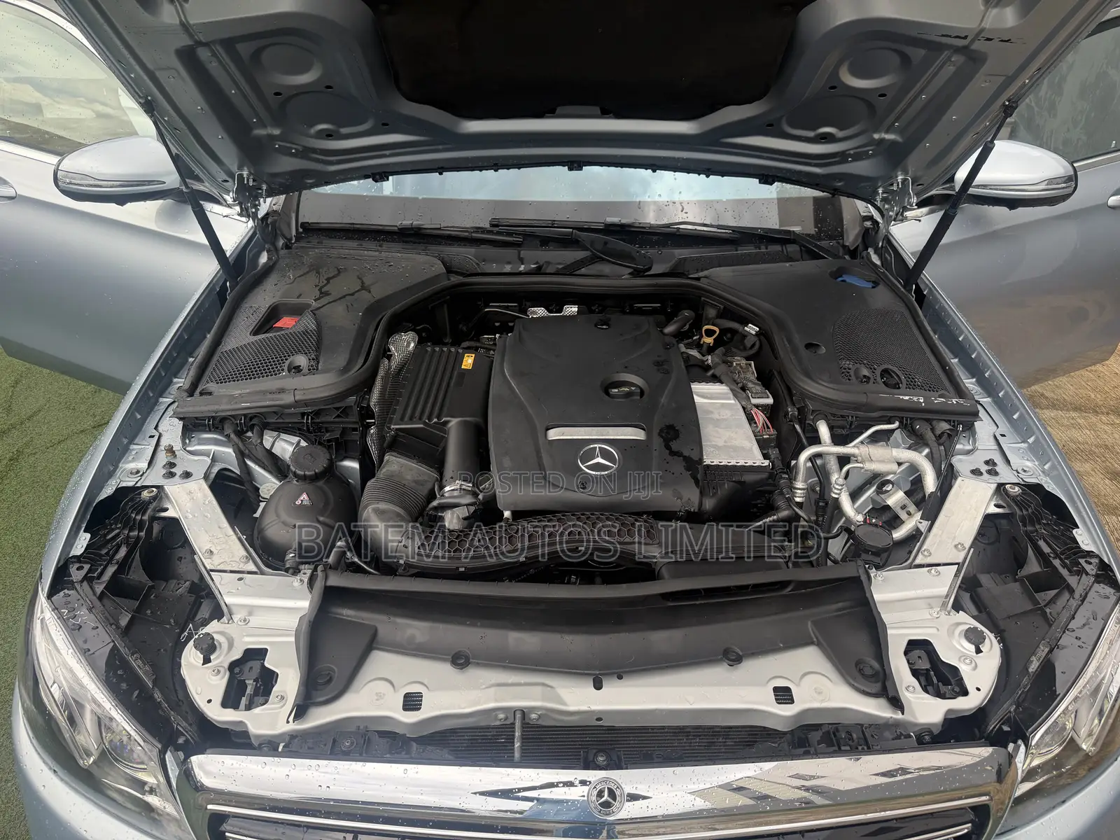 Mercedes-Benz E300 2018 Blue