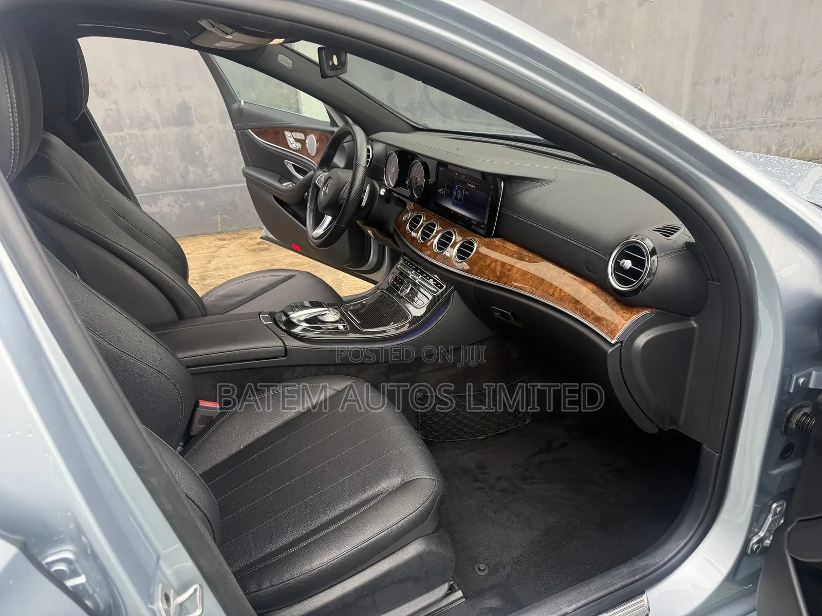 Mercedes-Benz E300 2018 Blue
