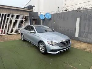 Mercedes-Benz E300 2018 Blue