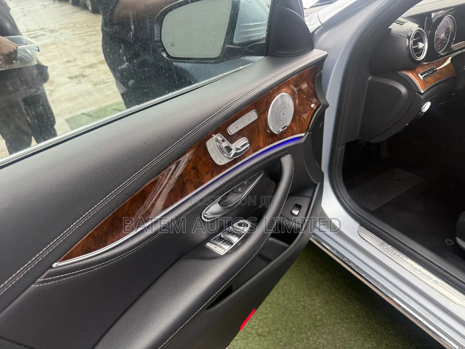 Mercedes-Benz E300 2018 Blue