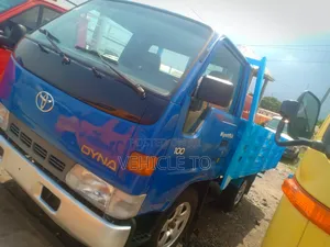 Toyota Dyna 2000 Blue