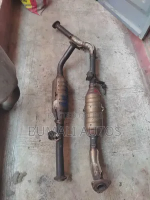 Complete Catalyst Converter Toyota Sequoia 2001-2004 Model