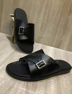 Palm Slides With Best Quality Finish and Long Lasting Soles.