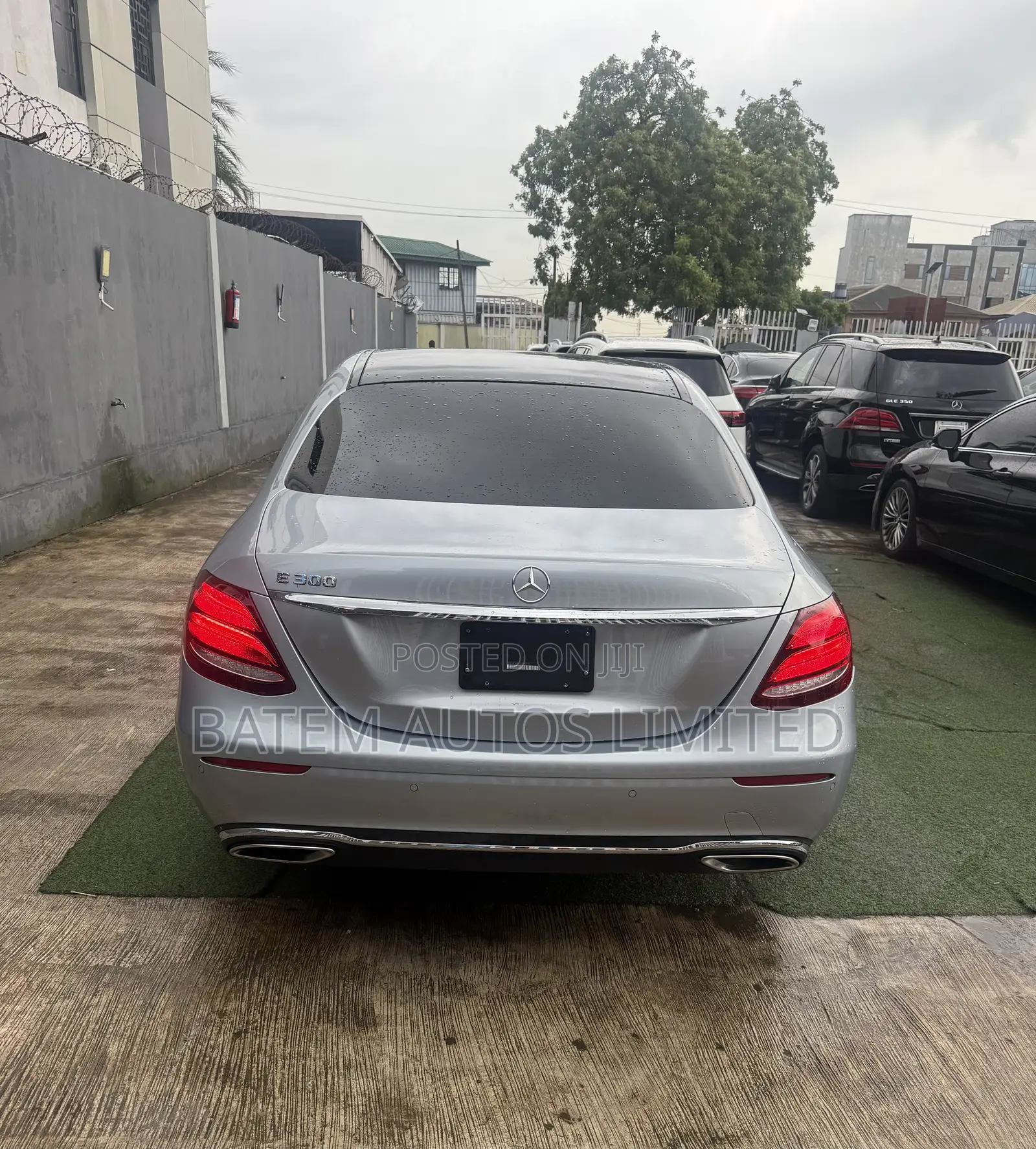 Mercedes-Benz E300 2018 Blue