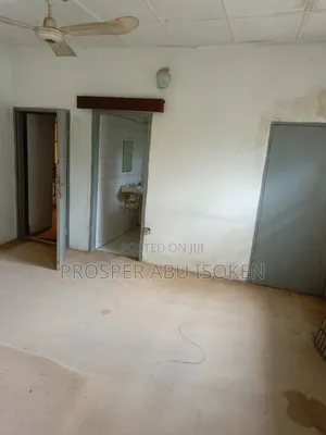 2bdrm Shared Apartment in Wuse District,Zone for rent