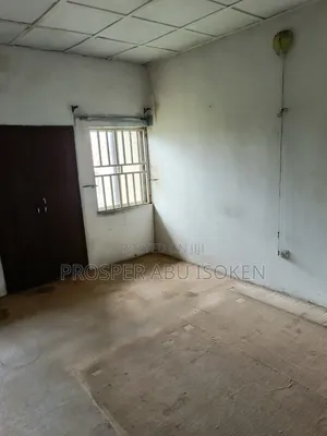 2bdrm Shared Apartment in Wuse District,Zone for rent