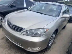 Toyota Camry LE 4dr Sedan (2.4L 4cyl 5A) 2006 Gold