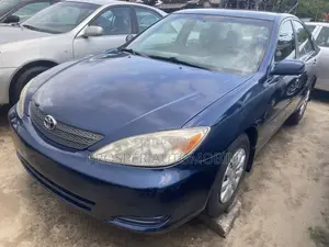 Toyota Camry LE 4dr Sedan (2.4L 4cyl 5M) 2004 Blue