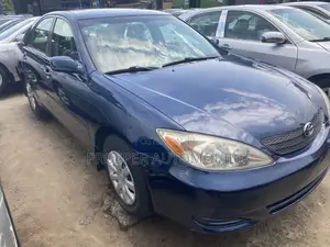Toyota Camry LE 4dr Sedan (2.4L 4cyl 5M) 2004 Blue