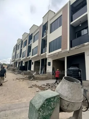 4bdrm Duplex in Ikeja for sale