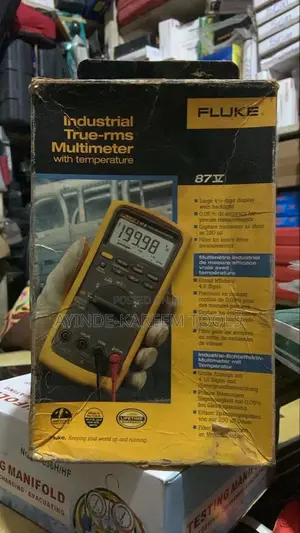 Industrial True-RMS Multimeter With Temperature
