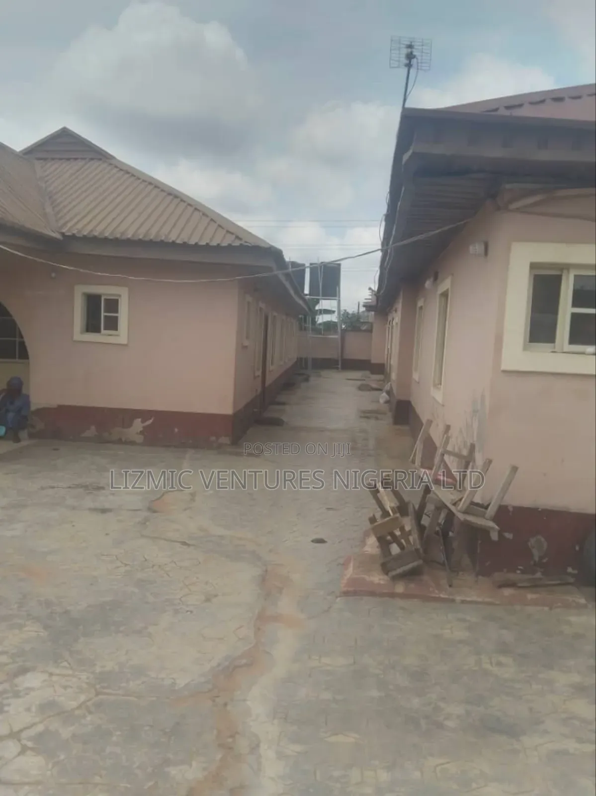 3bdrm Bungalow in Ayobo for sale