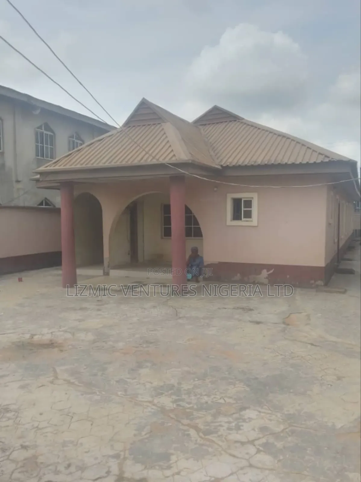 3bdrm Bungalow in Ayobo for sale