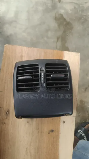 Console Back Vent for C300 2013