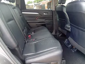 Toyota Highlander XLE 4dr SUV (3.5L 6cyl 6A) 2015 Gray