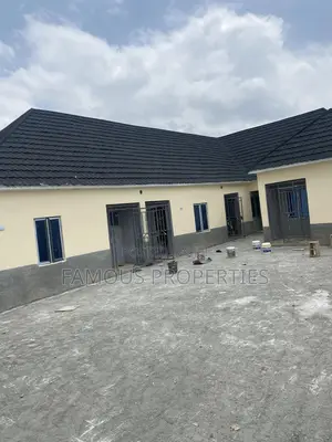 Photo - 1bdrm Block of Flats in Ushafa for rent