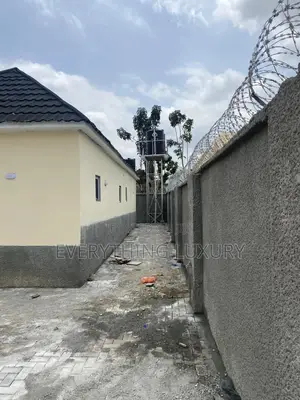 1bdrm Block of Flats in Ushafa for rent