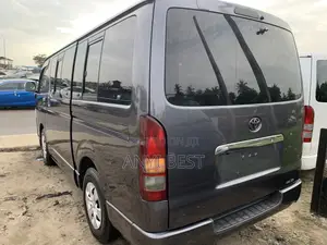 Toyota HiAce 2016 Black