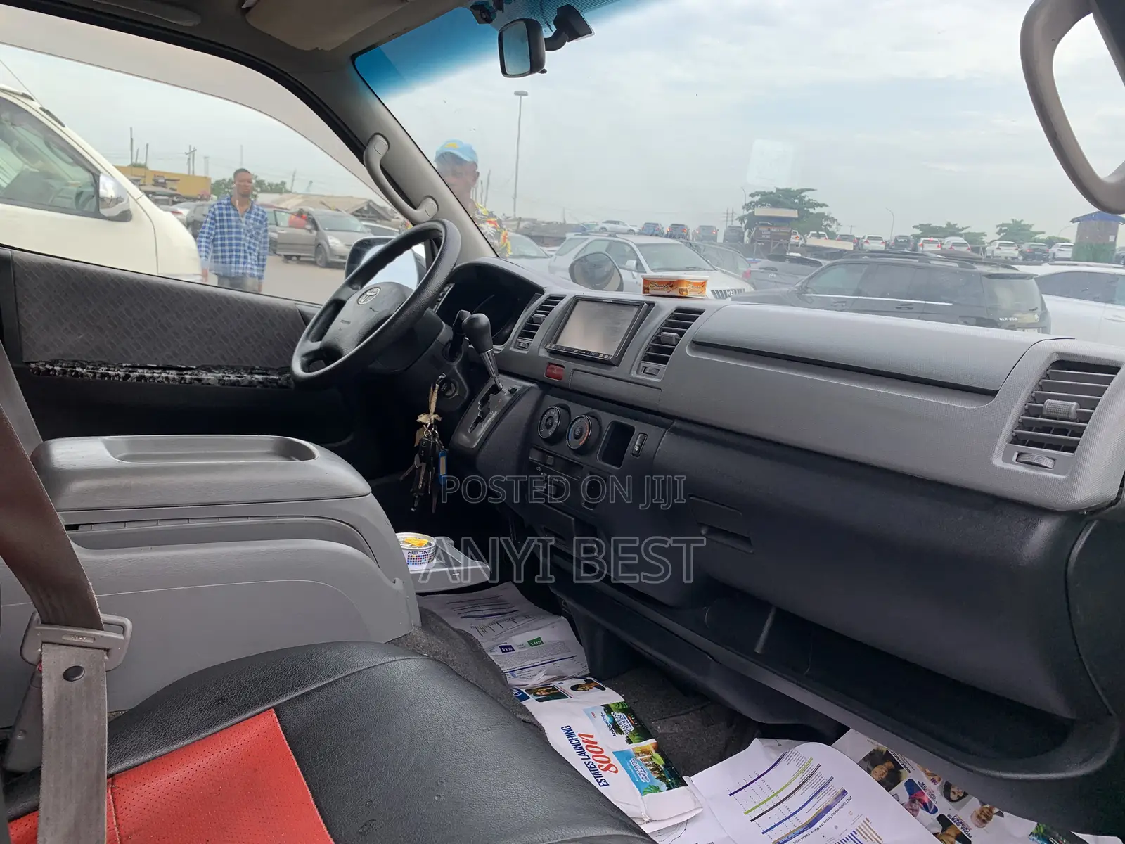 Toyota HiAce 2016 Black