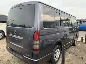 Toyota HiAce 2016 Black