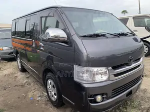 Toyota HiAce 2016 Black