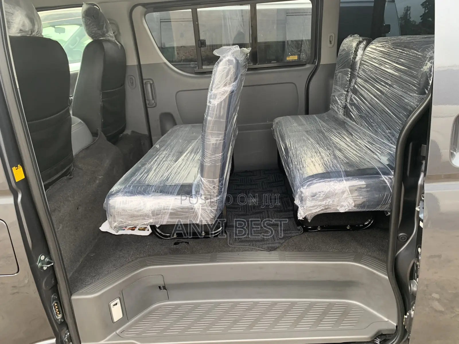 Toyota HiAce 2016 Black