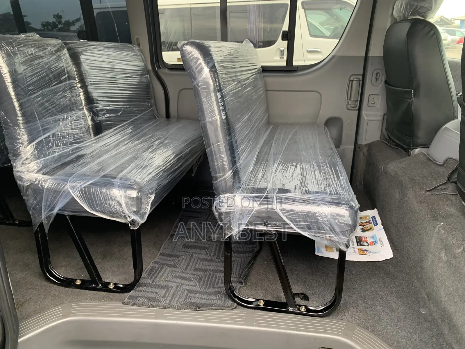 Toyota HiAce 2016 Black