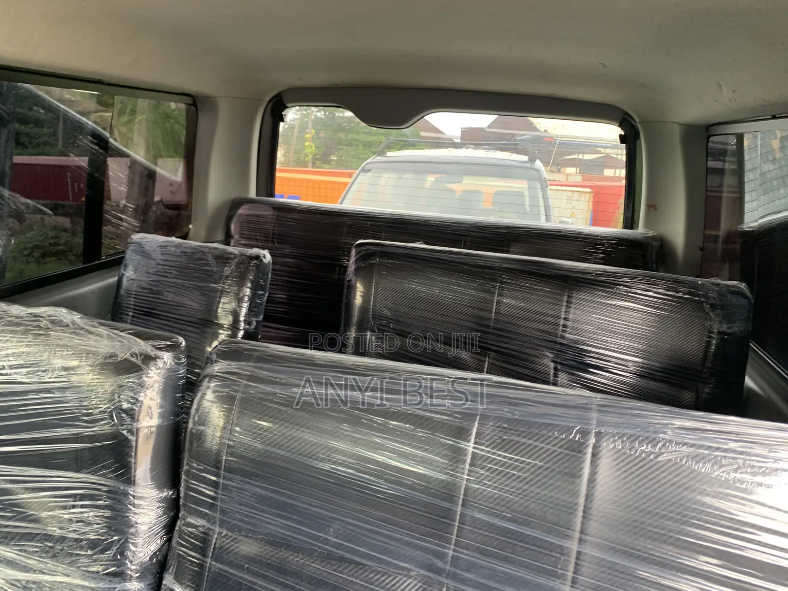 Toyota HiAce 2016 Black