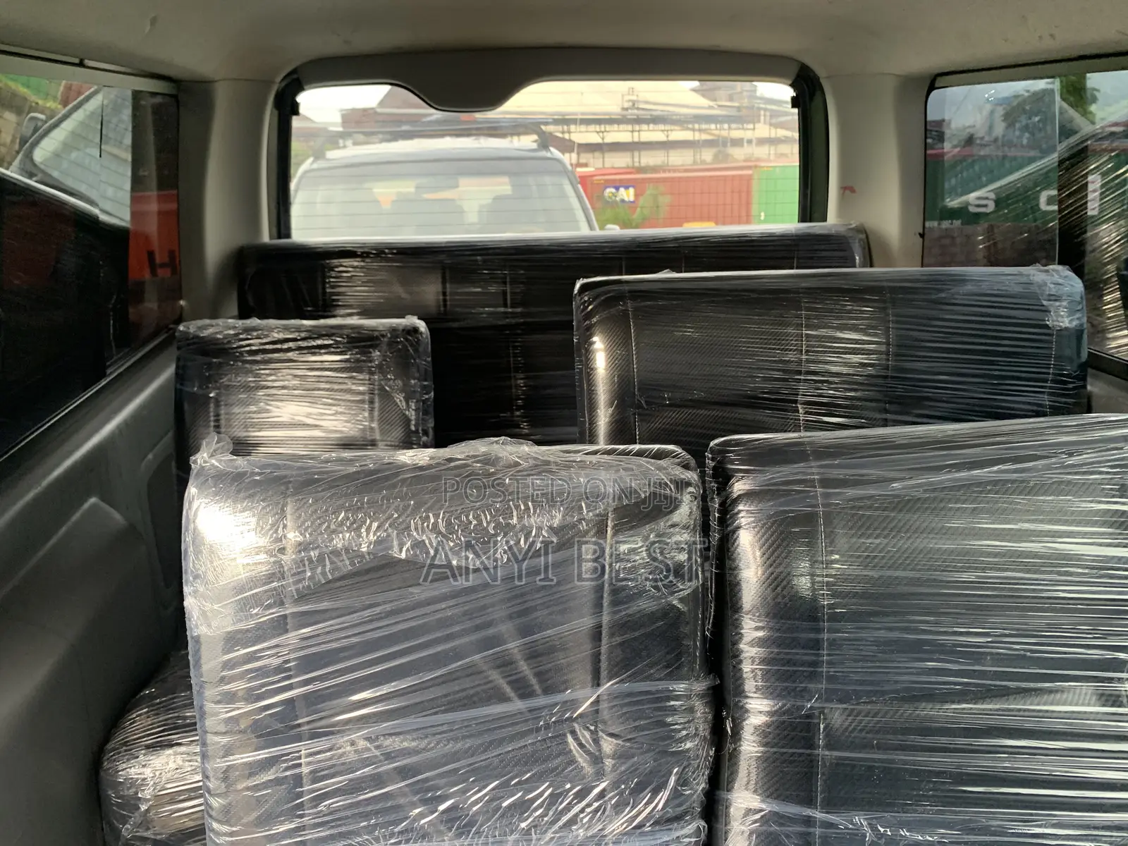 Toyota HiAce 2016 Black